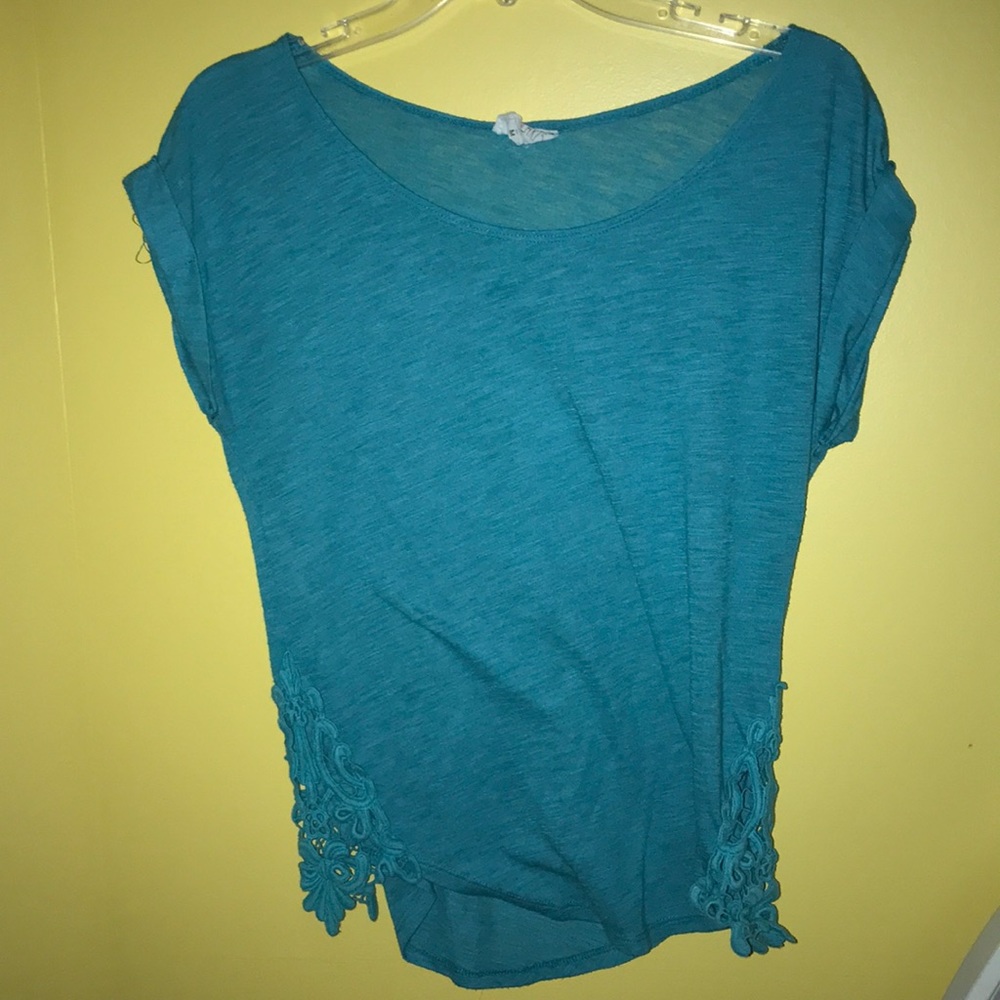 Pacsun/LA hearts blue t-shirt w/lace detailing